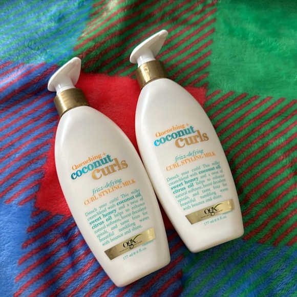 OGX Coconut Curls Frizz Defying Curl Styling Milk - Picture 3 of 7